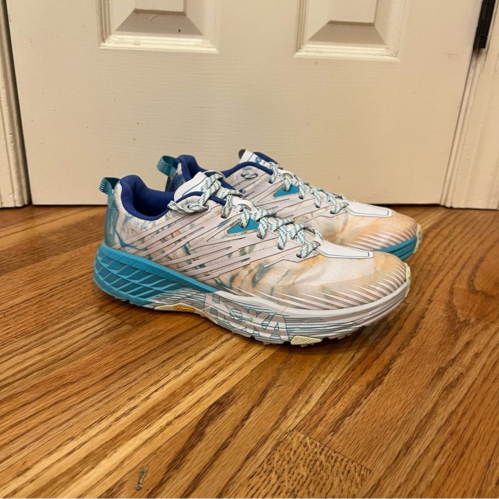 Hoka One One Speedgoat 4 Women’s Size 10 White Blue Peach Running Sneakers